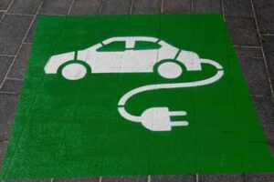 Read more about the article 電動車保險指南：電動車專屬保險介紹
