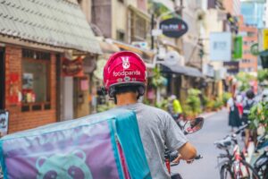 Read more about the article 外送必備！全職兼職 UberEats、Foodpanda 都該買的營業機車險